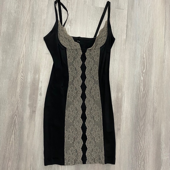 Victoria's Secret Other - Victoria’s Secret shaping slip size small